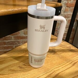 Stanley White Quencher H2.0 Tumbler